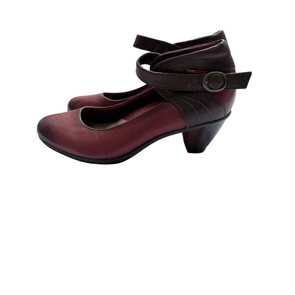 Earth Shoes - Earth Garnet Wine Leather Ankle Strap Mary Jane Pumps Heels Brown Accents 8B